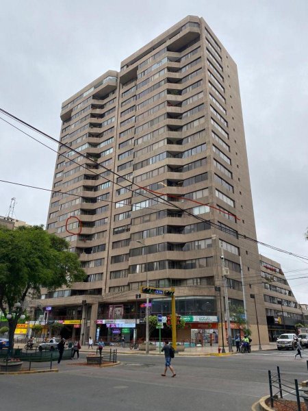 ALQUILO ESTACIONAMIENTO EN MIRAFLORES en Av. Pardo con Elías Aguirre, 3er sótano.