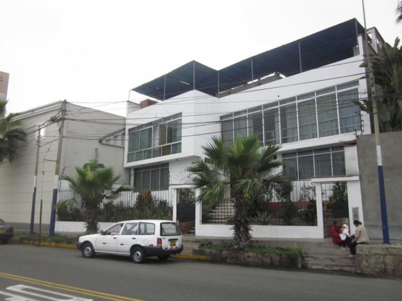 Foto Casa en Venta en Chorrillos, Lima - U$D 870.000 - CAV5063 - BienesOnLine