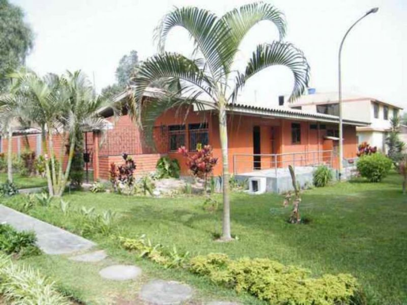 VENDO CASA EN CHACLACAYO DE 400 M2  Urb. Los Girasoles De Huampaní CFC-01, CFC-02