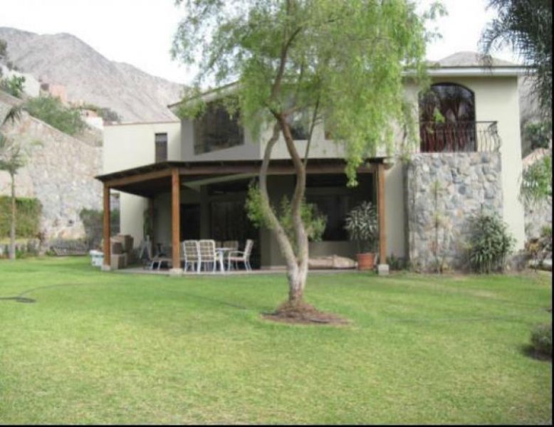 Foto Casa en Venta en LA MOLINA, La Molina, Lima - U$D 875.000 - CAV19319 - BienesOnLine