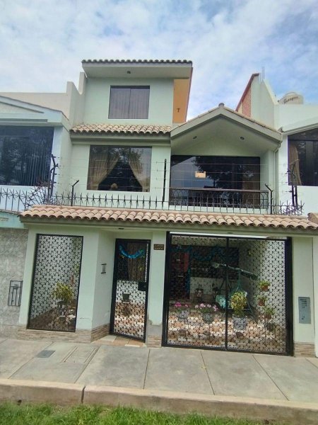 Casa en Venta en  Santiago De Surco, Lima