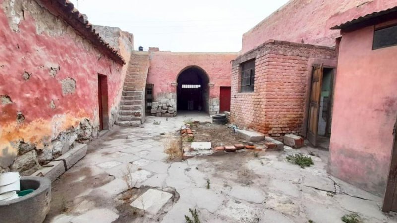CASONA DE BEATERIO EN VENTA EN AREQUIPA, 900 M2, PATRIMONIO CULTURAL