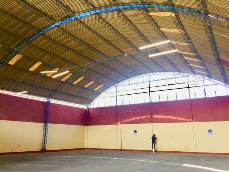 CHORRILLOS ALQUILO NAVE DE 1,100M2 CERCA OVALO DE LA CURVA TECHO ALTO CON OFICINAS ALMACEN CERRADO