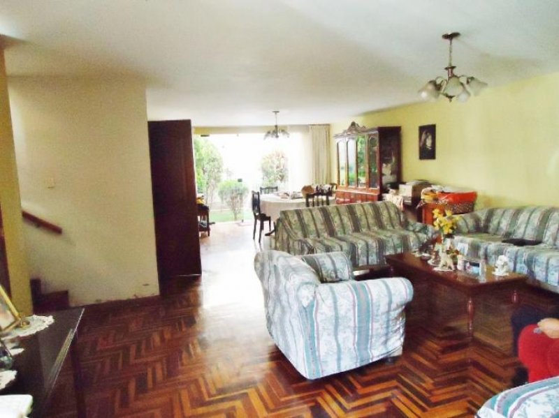 Foto Casa en Venta en Santa Raquel, La Molina, Lima - U$D 330.000 - CAV8059 - BienesOnLine