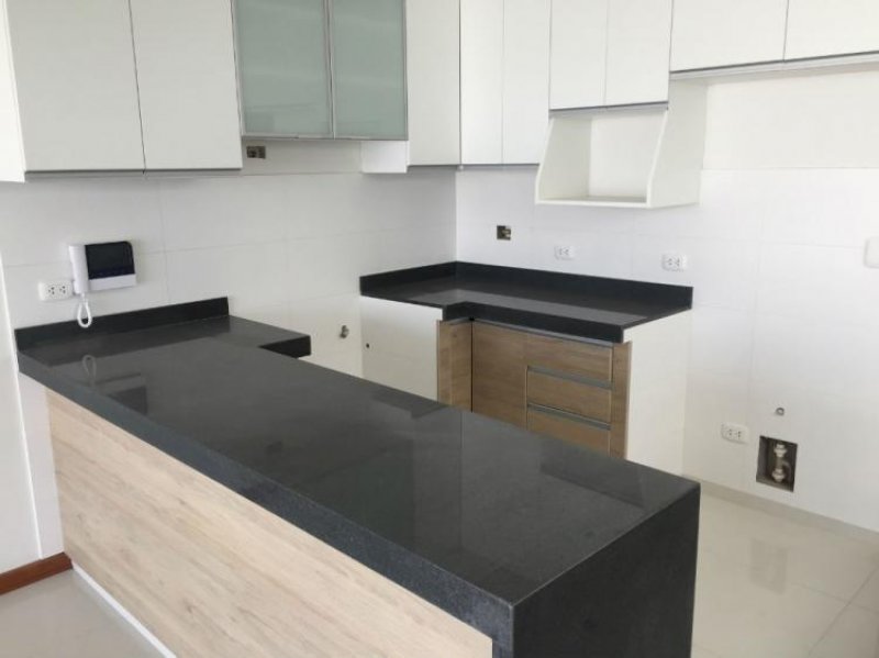 Foto Departamento en Venta en SANTIAGO DE SURCO, Lima, Lima - U$D 325.000 - DEV22856 - BienesOnLine