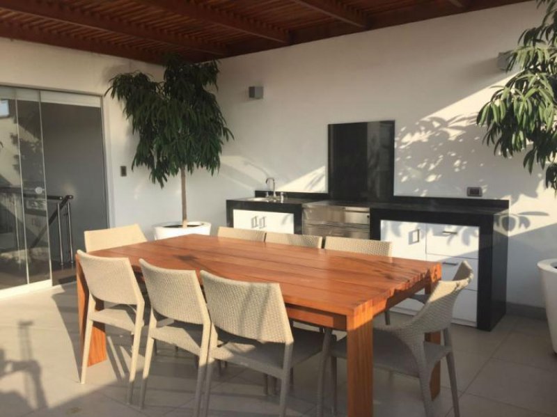 Foto Departamento en Venta en LIMA, Santiago De Surco, Lima - U$D 680.000 - DEV19286 - BienesOnLine