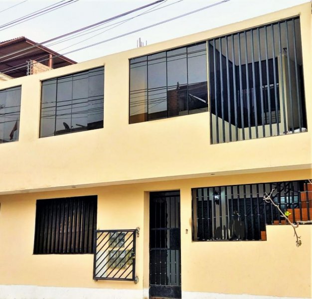 VENDO DEPARTAMENTO EN 1ER PISO-COMAS