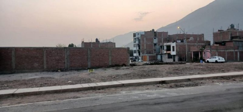 Por viaje vendo terreno de 110 m2,  52 mil dólares, Ñaña, entre Av. Balaguer y la Ramiro Prialé